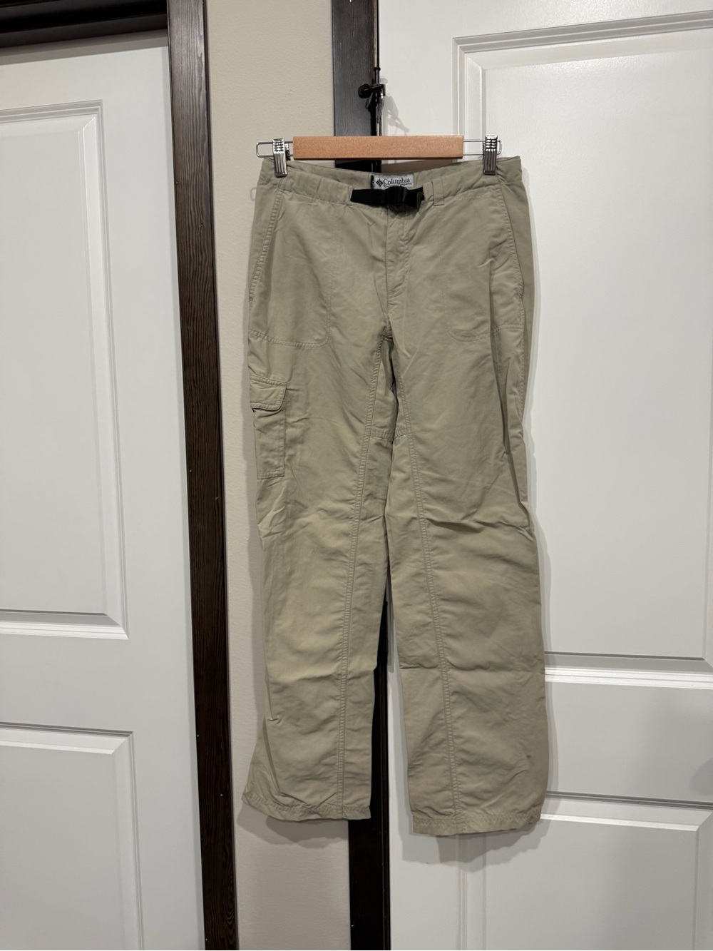 Columbia Women's Light Olive Outdoor Cargo Pants - Picture 2 of 3